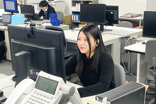 仕事中のイメージ画像
